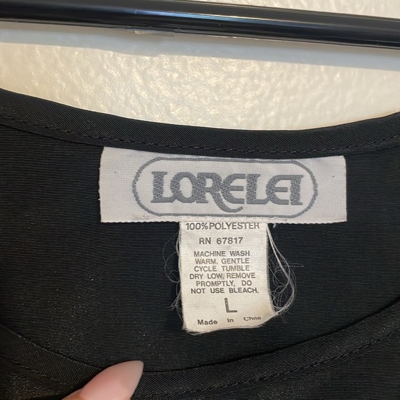 Lorelei | Black Semi Cropped Fashion Tank Top - Picture 5 of 5